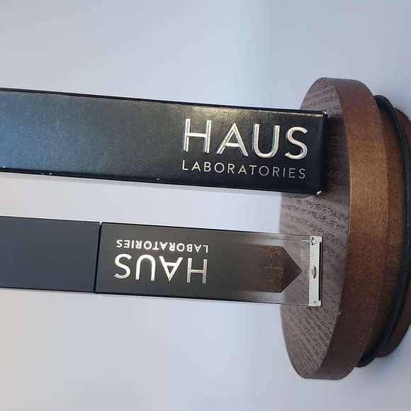 Haus Laboratories Glam Attack Liquid Shimmer Powder - Legend - Picture 2 of 7